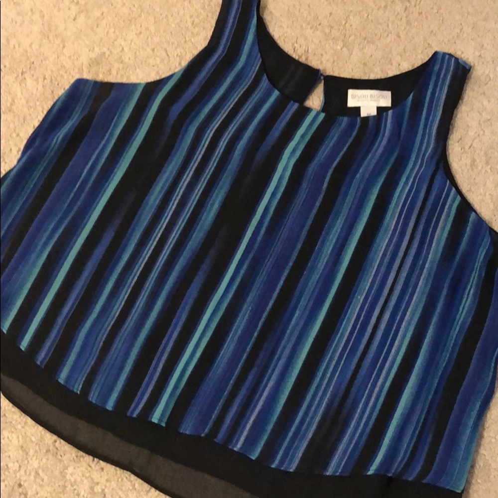 Flowy Cropped Sleeveless Blouse